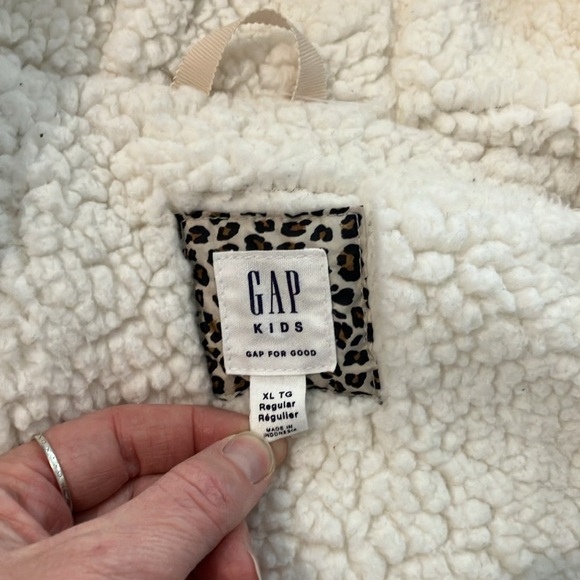 Gap , Girls XL , insulated / padded winter jacket / parka with fleece lining. - Picture 6 of 7